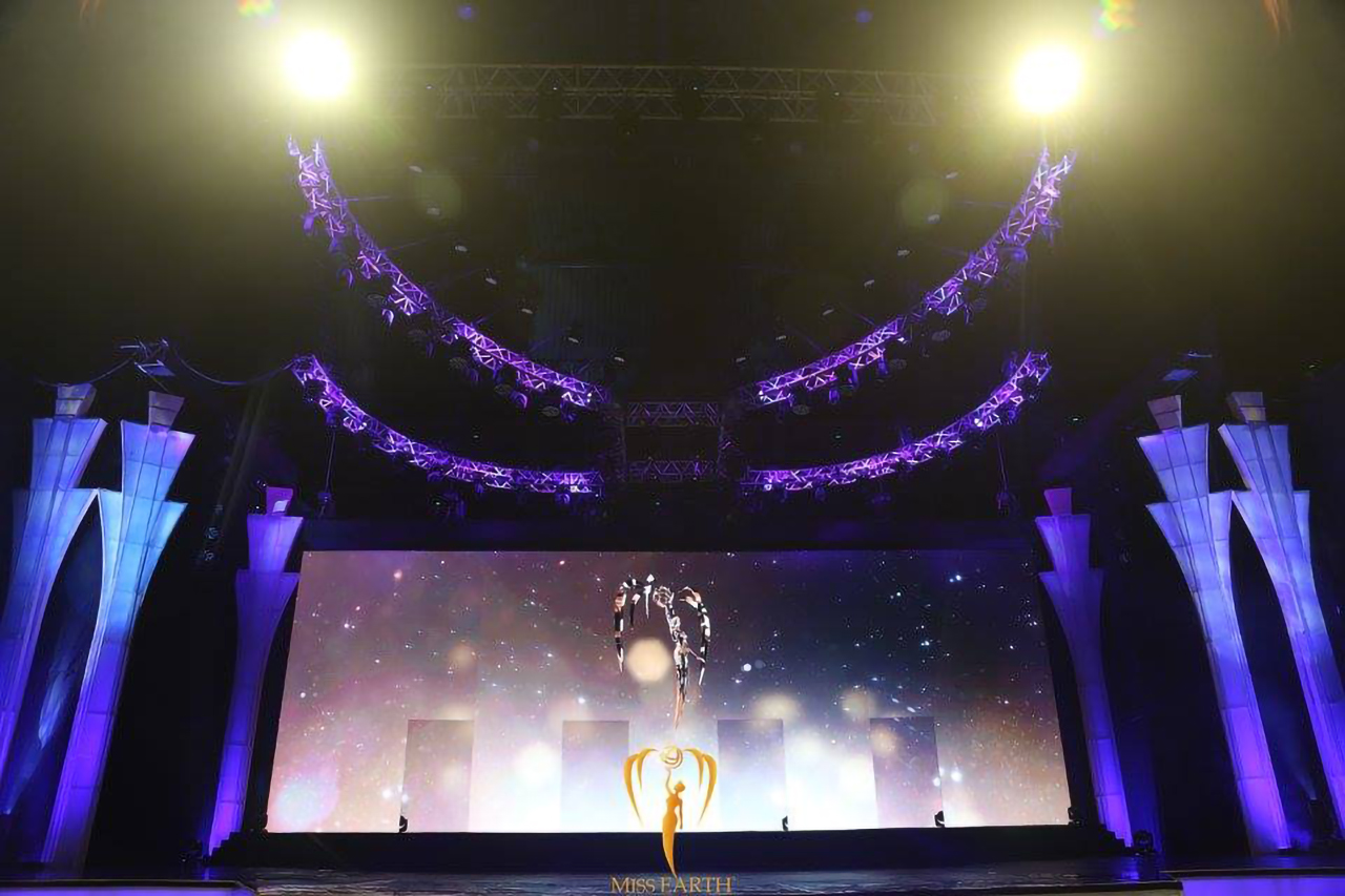 The Miss Earth 2017 coronation night stage at the SM Mall of Asia Arena, Philippines (Facebook, MissEarth)